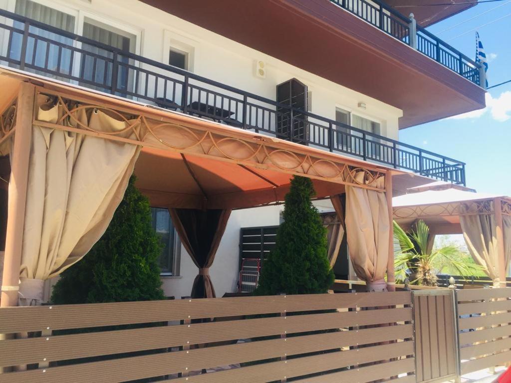 Thomas Studios & Apartments Paralia מראה חיצוני תמונה